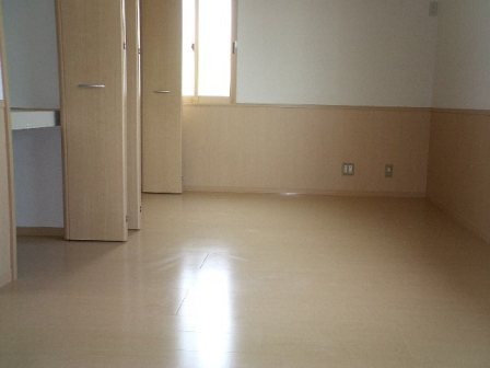 ��ʌ��������܎s��{��O���P���ڂ̃e���X�n�E�X�̂��̑������E�X�y�[�X