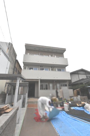 ��ʌ��������܎s����厚�w��̕ʏ�352-1�̃A�p�[�g�̌����O��