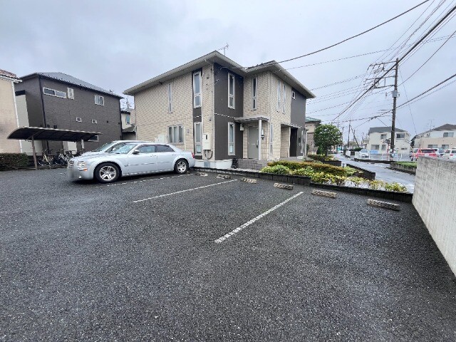 ��ʌ�����s�厚�����̃A�p�[�g�̒��ԏ�