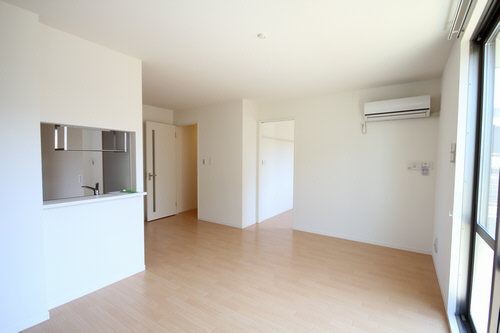 ��ʌ��������܎s������厚�쒆��̃A�p�[�g�̋����E���r���O