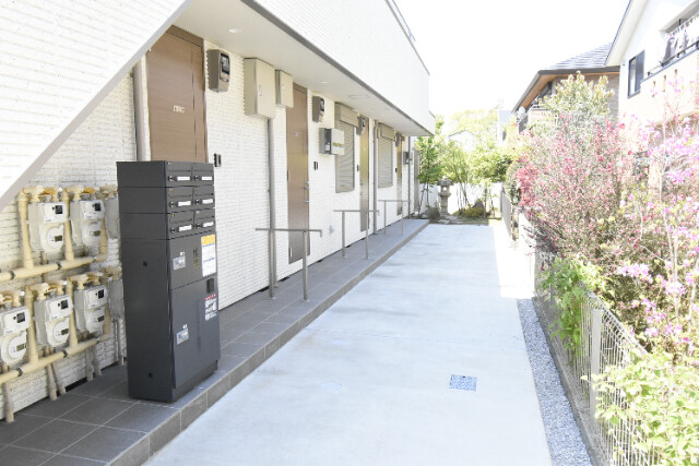 ��ʌ��������܎s��{�捂�@���Q���ڂ̃}���V�����̃G���g�����X