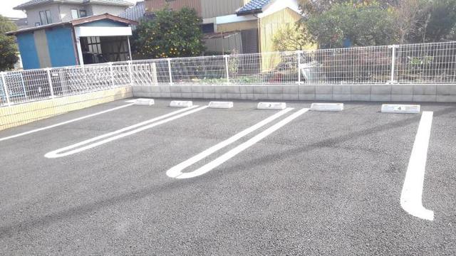 ��ʌ������s���v��̃A�p�[�g�̒��ԏ�