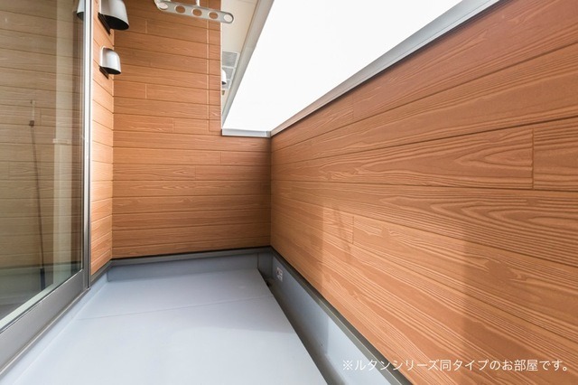 ��ʌ��������܎s���搼��{�S���ڂ̃A�p�[�g�̃o���R�j�[