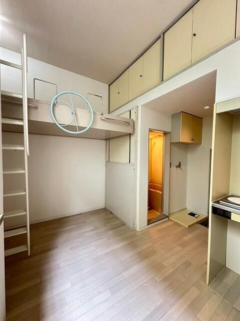 ��ʌ��������܎s�����擌��{�U���ڂ̃A�p�[�g�̎��[