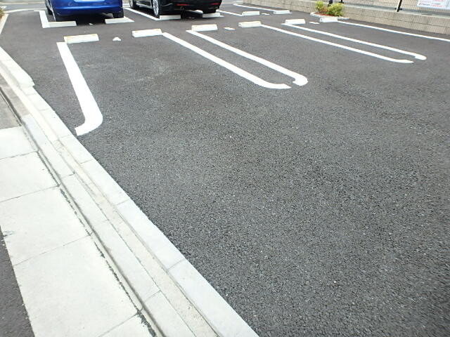 ��ʌ��������܎s���撆���P���ڂ̃A�p�[�g�̒��ԏ�