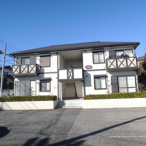 ��ʌ���z�s�厚�����̃A�p�[�g�̌����O��