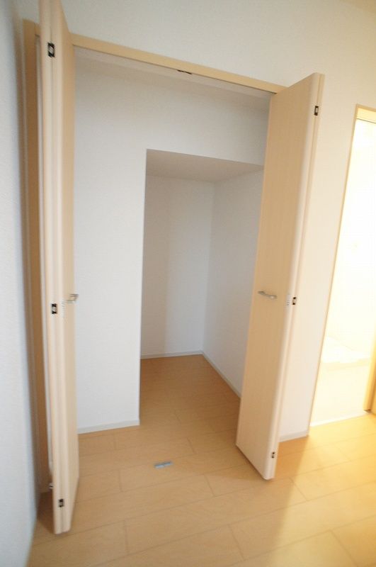 ��ʌ��������܎s�΋�厚���̃A�p�[�g�̎��[