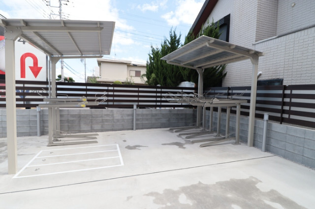 ��ʌ�����s�΋u�Q���ڂ̃A�p�[�g�̂��̑�