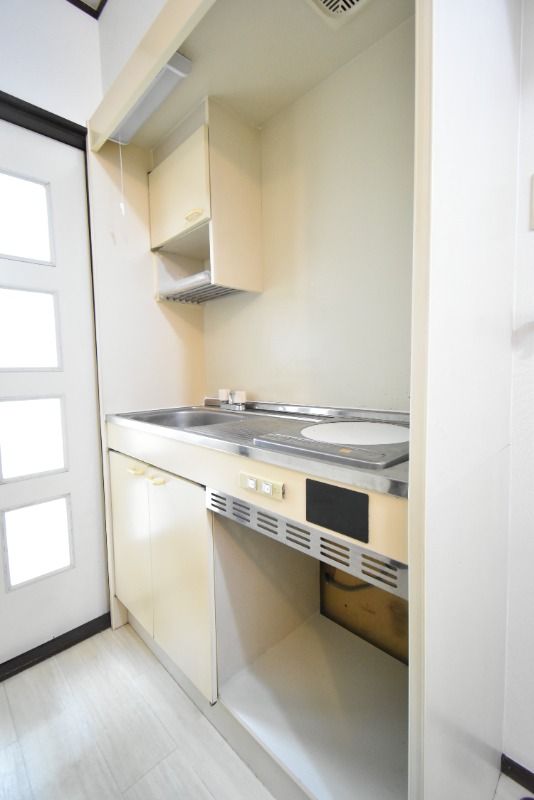 ��ʌ��������܎s����厚��v�ۗ̉Ƃ̃A�p�[�g�̃L�b�`��