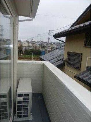 ��ʌ��������܎s�΋�厚���̃A�p�[�g�̃o���R�j�[