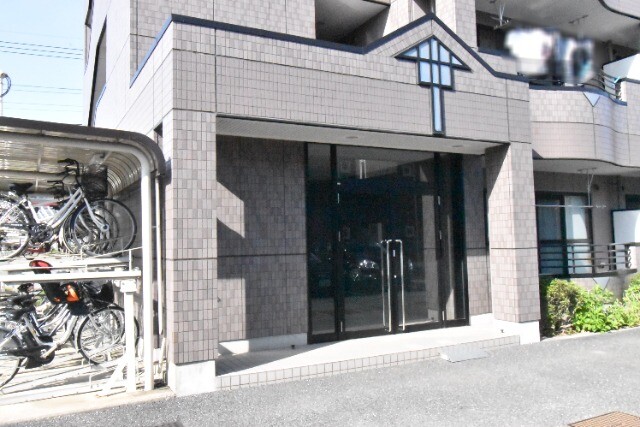 ��ʌ�����s�厚������̃}���V�����̃G���g�����X