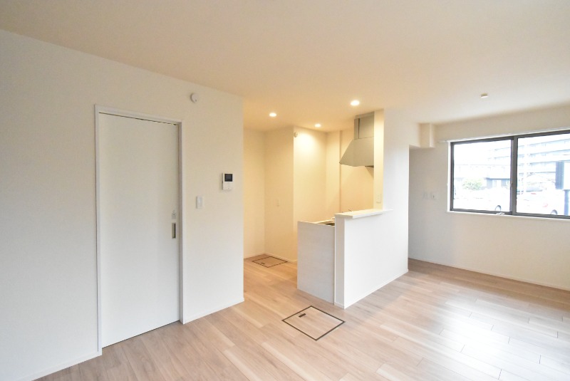 ��ʌ�����s����T���ڂ̃}���V�����̋��ԁE���r���O