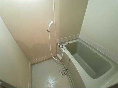 ��ʌ��z�J�s�ԎR���Q���ڂ̃}���V�����̃o�X