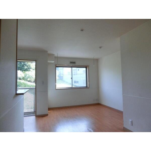 ��ʌ�����s�厚���̃A�p�[�g�̋��ԁE���r���O