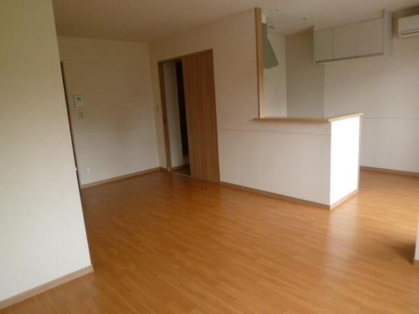 ��ʌ�����s�厚���̃A�p�[�g�̂��̑������E�X�y�[�X