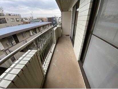 ��ʌ��z�J�s�ԎR���Q���ڂ̃}���V�����̃o���R�j�[