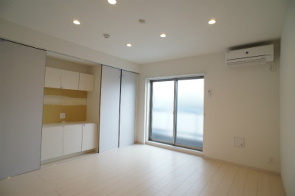 ��ʌ�����s�����R���ڂ̃}���V�����̋��ԁE���r���O