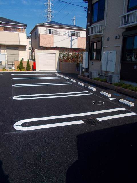 ��ʌ�����s�厚�v�ۂ̃A�p�[�g�̒��ԏ�