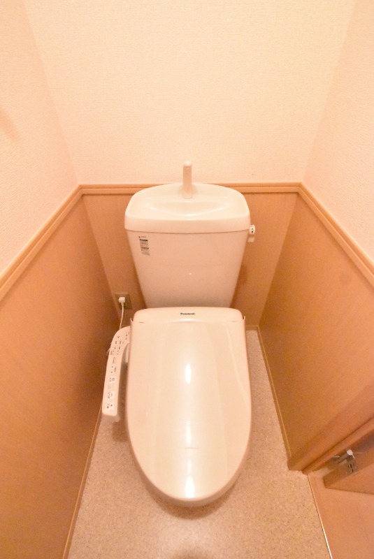 ��ʌ������s�������̃A�p�[�g�̃g�C��