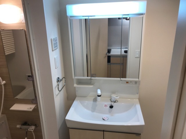 ��ʌ��k�����S�ɓޒ������j�Q���ڂ̃A�p�[�g�̐��ʏ�