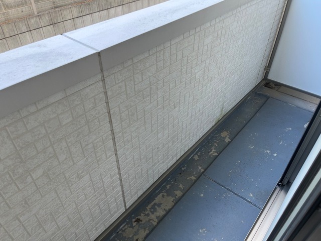 ��ʌ��k�����S�ɓޒ������j�Q���ڂ̃A�p�[�g�̃o���R�j�[