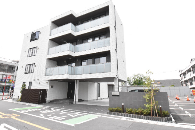 ��ʌ������s������417-5�̃}���V�����̌����O��