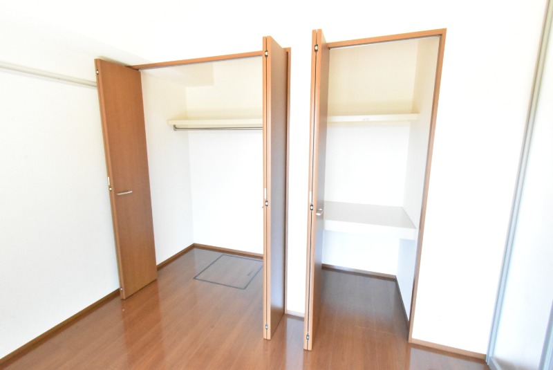 ��ʌ������s���U���ڂ̃A�p�[�g�̎��[