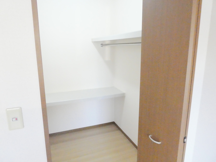 ��ʌ�����s��ؐ��T���ڂ̃A�p�[�g�̎��[