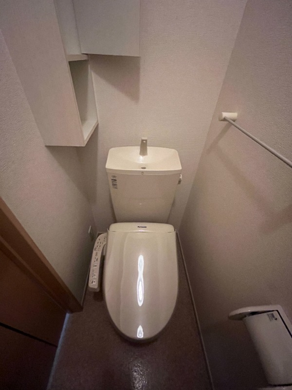 ��ʌ������s�V�����X���ڂ̃A�p�[�g�̃g�C��