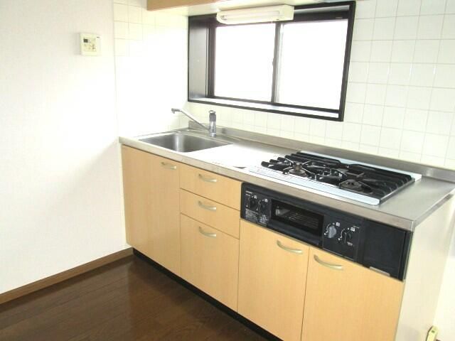 ��ʌ�����s�厚�����̃A�p�[�g�̃L�b�`��