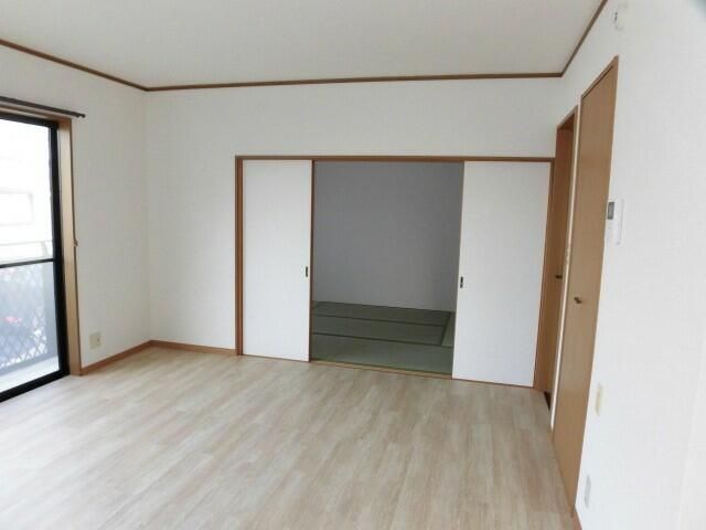 ��ʌ�����s�厚�����̃A�p�[�g�̂��̑������E�X�y�[�X