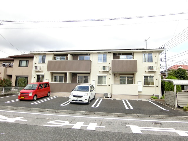 ��ʌ��@�c�s����R���ڂ̃A�p�[�g�̒��ԏ�