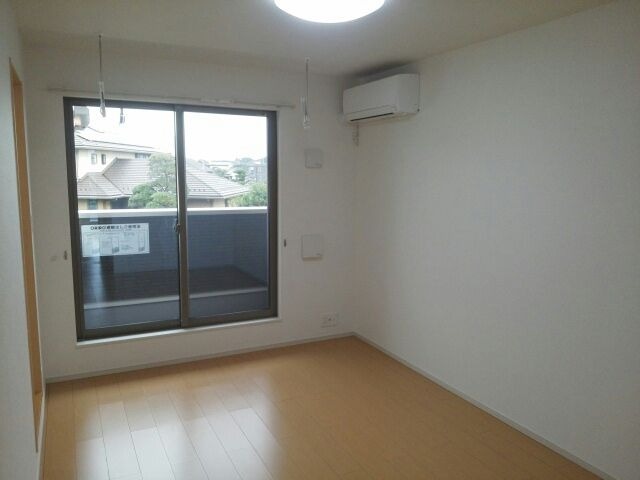 ��ʌ��k�����S�ɓޒ����h��S���ڂ̃A�p�[�g�̋��ԁE���r���O