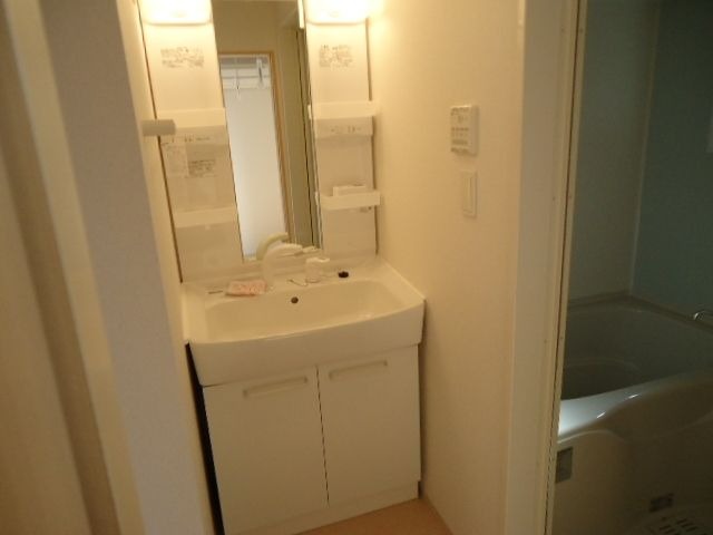 ��ʌ��k�����S�ɓޒ����h��S���ڂ̃A�p�[�g�̐��ʏ�