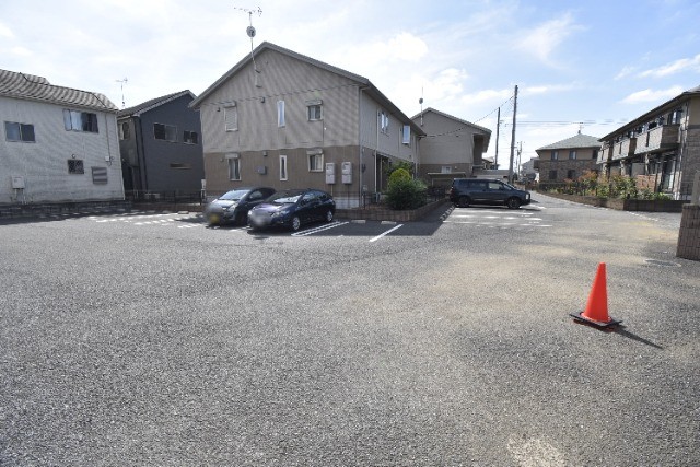 ��ʌ��������܎s����O���U���ڂ̃A�p�[�g�̒��ԏ�