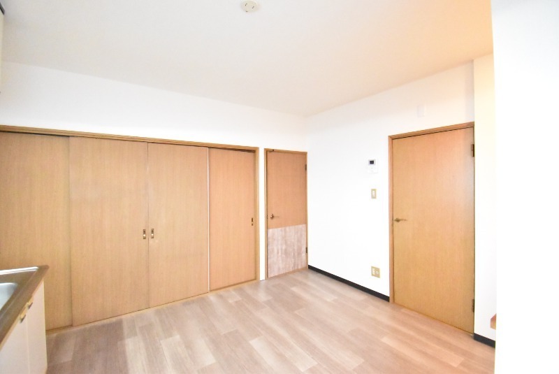 ��ʌ�����s�˒˓��R���ڂ̃}���V�����̋��ԁE���r���O