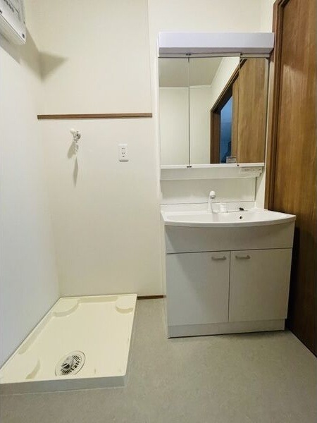 ��ʌ��������܎s�΋�厚���̃A�p�[�g�̐��ʏ�