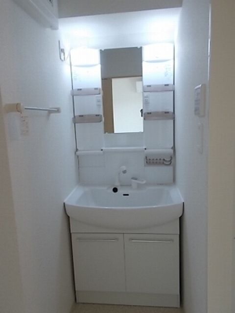 ��ʌ��k�����S�ɓޒ����P���ڂ̃A�p�[�g�̐��ʏ�