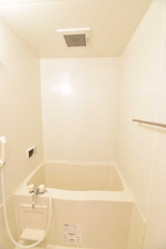 ��ʌ��z�J�s���C�N�^�E���P���ڂ̃A�p�[�g�̃o�X