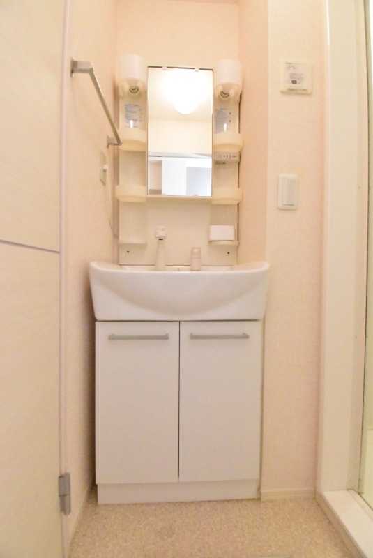 ��ʌ��z�J�s���C�N�^�E���P���ڂ̃A�p�[�g�̐��ʏ�