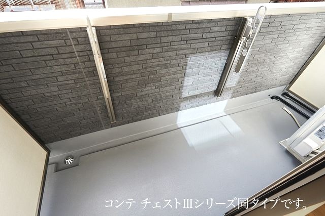 ��ʌ��������܎s�΋�厚���̃A�p�[�g�̃o���R�j�[