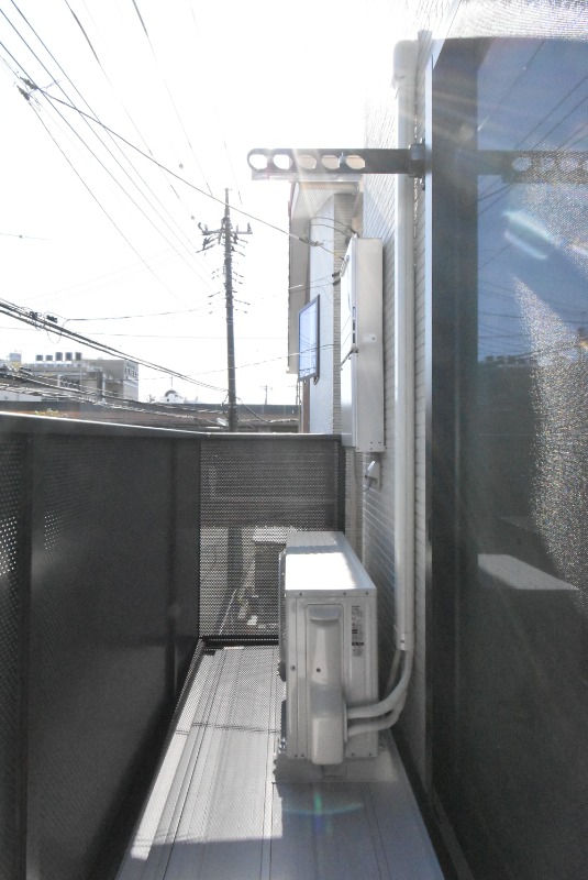 ��ʌ�����s���ԂP���ڂ̃A�p�[�g�̃o���R�j�[