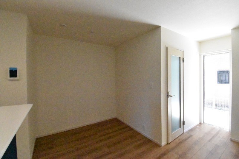 ��ʌ�����s�˒˓��R���ڂ̃A�p�[�g�̋��ԁE���r���O