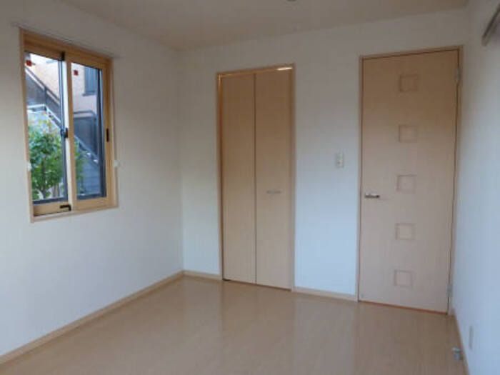 ��ʌ�����s�����Q���ڂ̃A�p�[�g�̂��̑������E�X�y�[�X