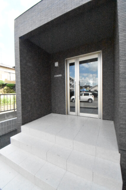 ��ʌ��������܎s��΋���Q���ڂ̃}���V�����̃G���g�����X