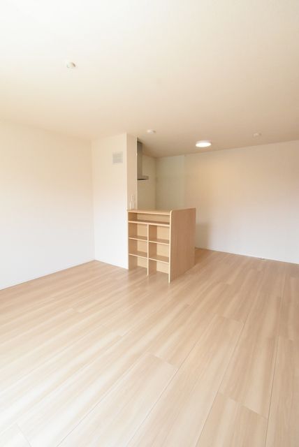 ��ʌ��@�c�s���V�h�U���ڂ̃A�p�[�g�̋��ԁE���r���O