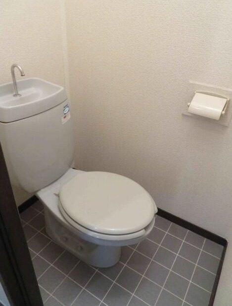 ��ʌ�����s�厚�ˍ�̃A�p�[�g�̃g�C��