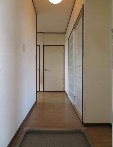 ��ʌ�����s�厚�ˍ�̃A�p�[�g�̌���