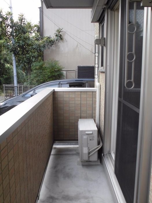 ��ʌ������s�ٓV�P���ڂ̃A�p�[�g�̃o���R�j�[