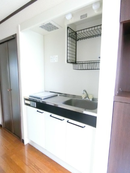 ��ʌ�����s�厚�����̃A�p�[�g�̃L�b�`��